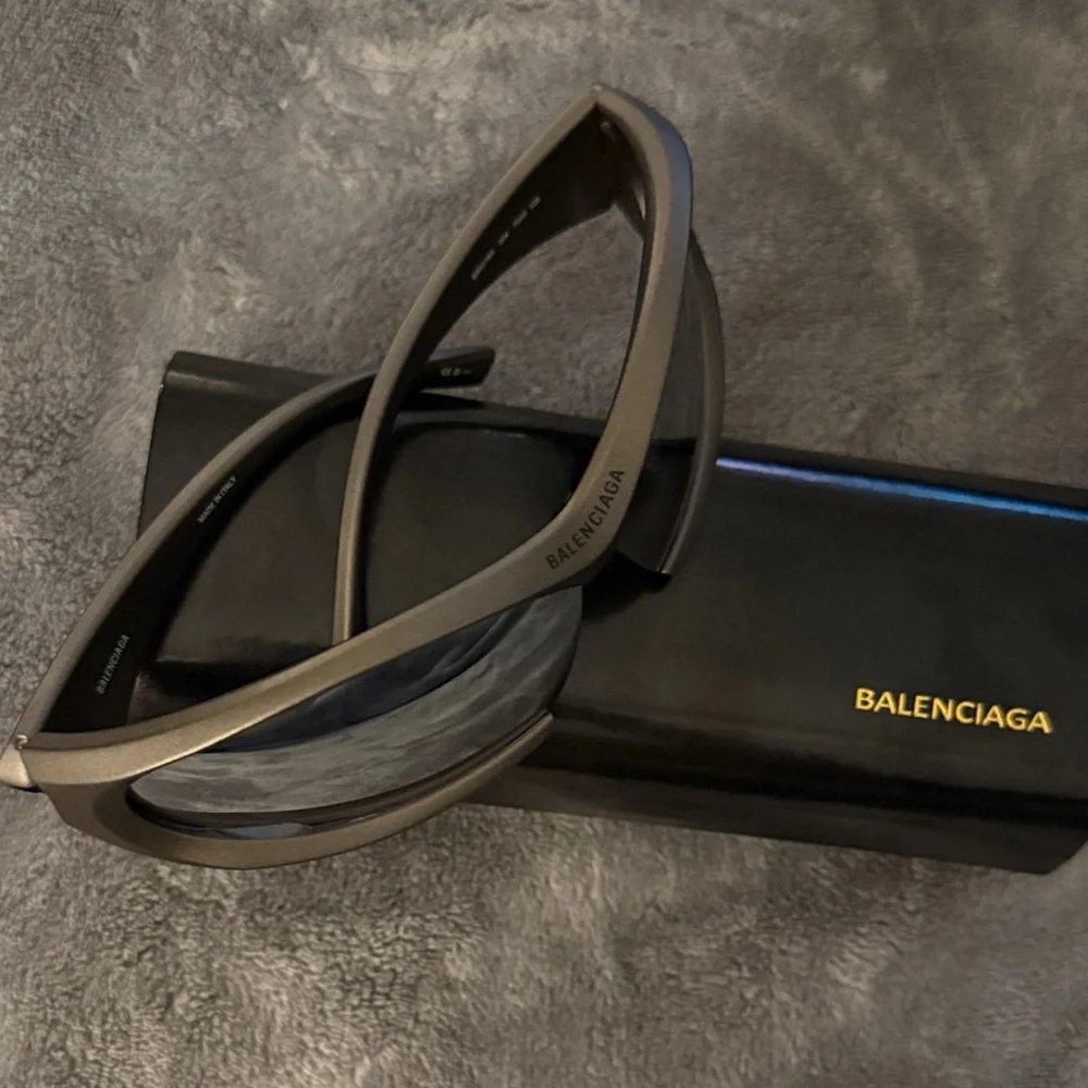 Balenciaga Matte Gunmetal Frame Black/Silver Mirror Lens Sunglasses